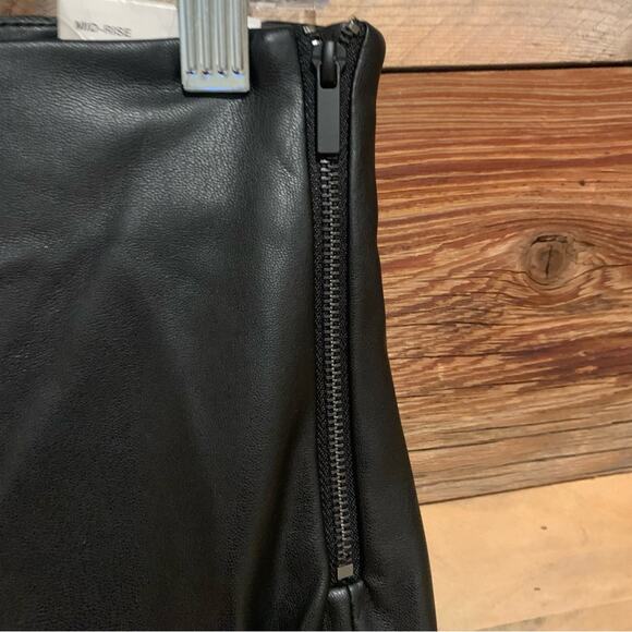 NWT ZARA Button Cargo Faux Leather Mid-Rise Leggings Black Size M Minimalist - Picture 7 of 16